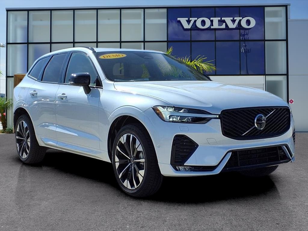 2026 Volvo XC60 Plus's photo