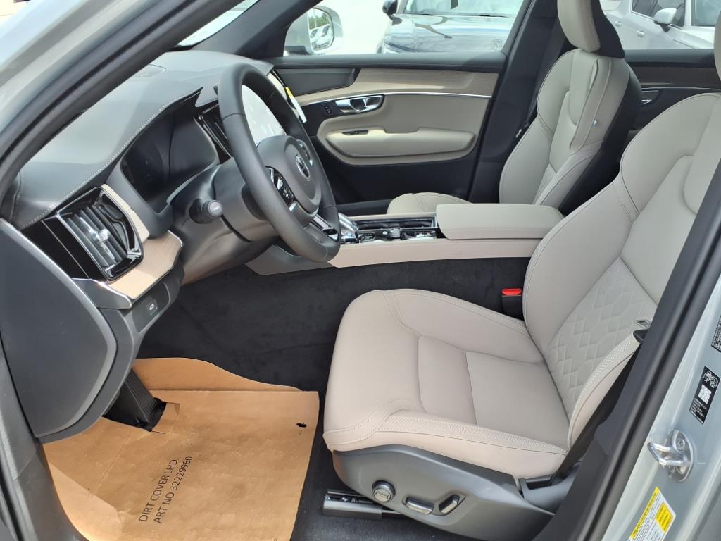 2026 Volvo XC90 Plus - Photo 13