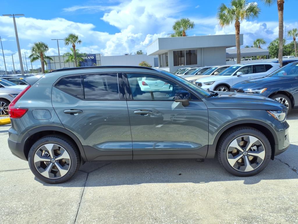 2026 Volvo XC40 Plus - Photo 8