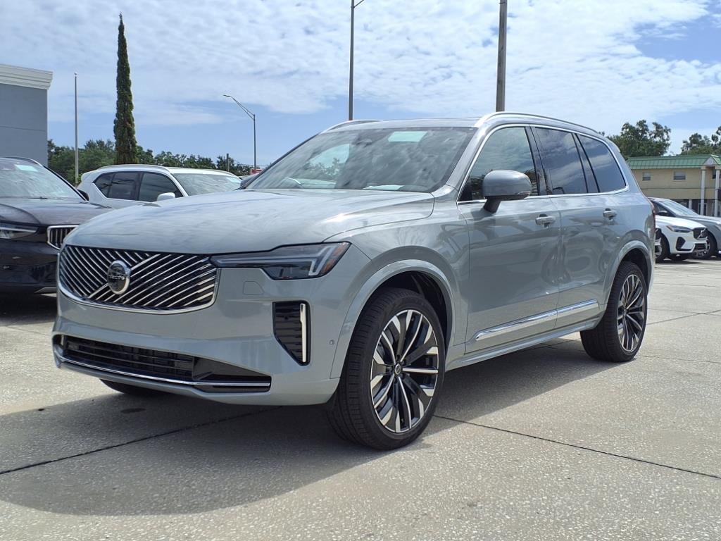 2026 Volvo XC90 Plus photo 3