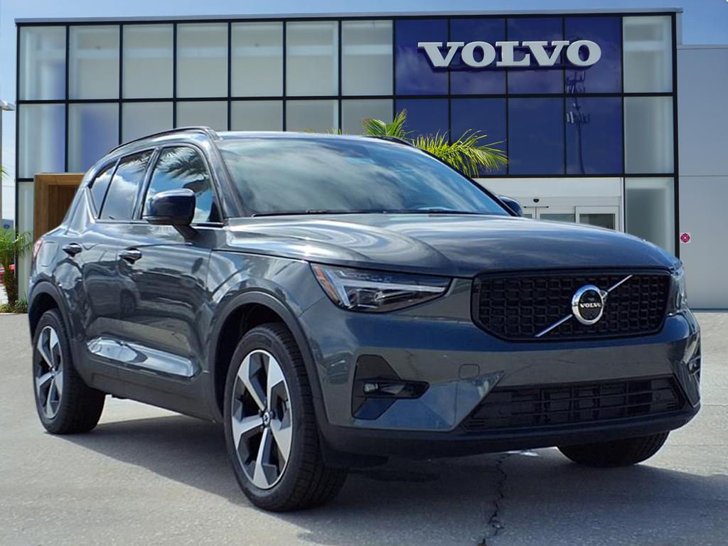2026 Volvo XC40 Plus's photo