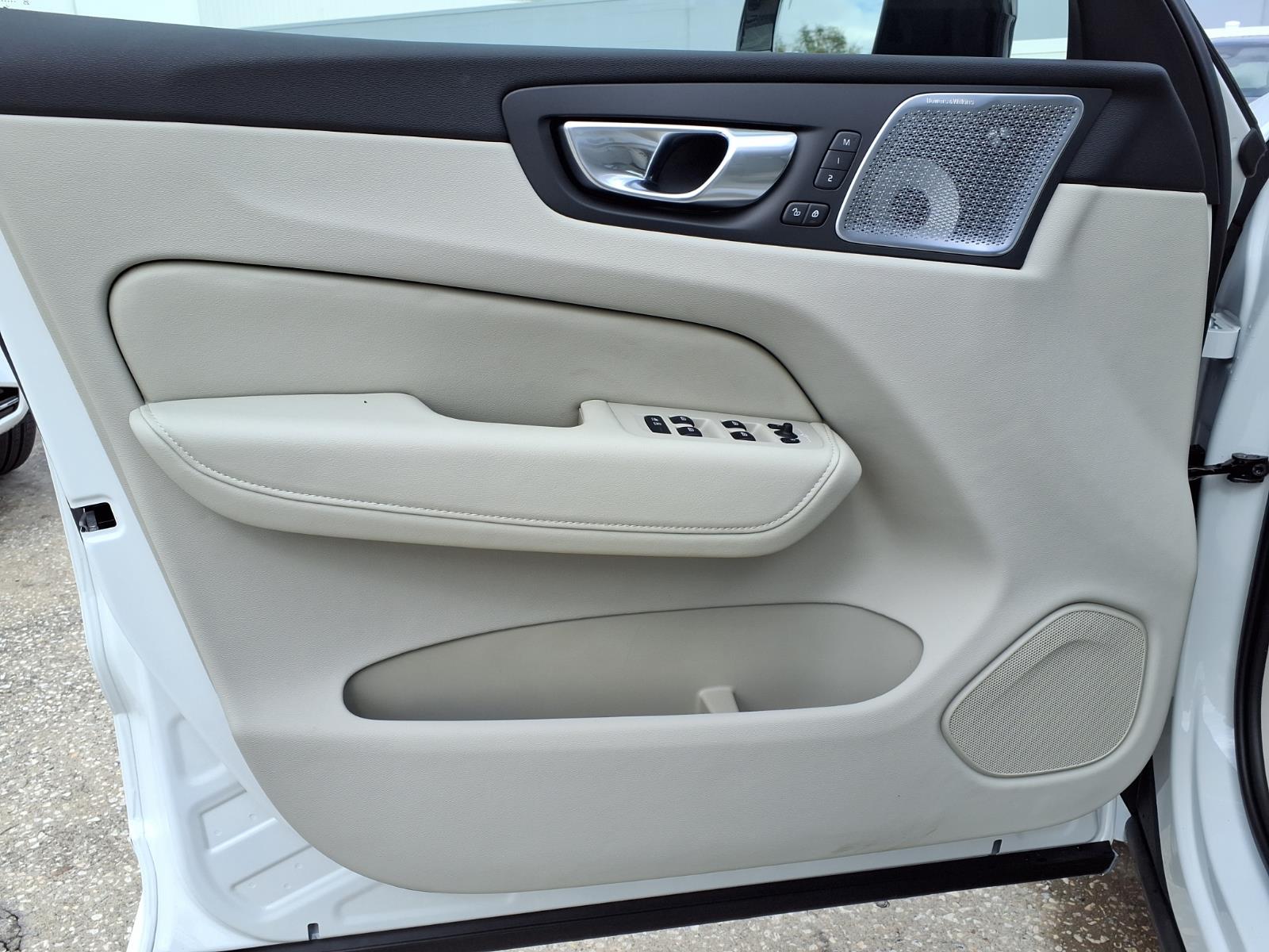 2026 Volvo XC60 Ultra - Photo 14