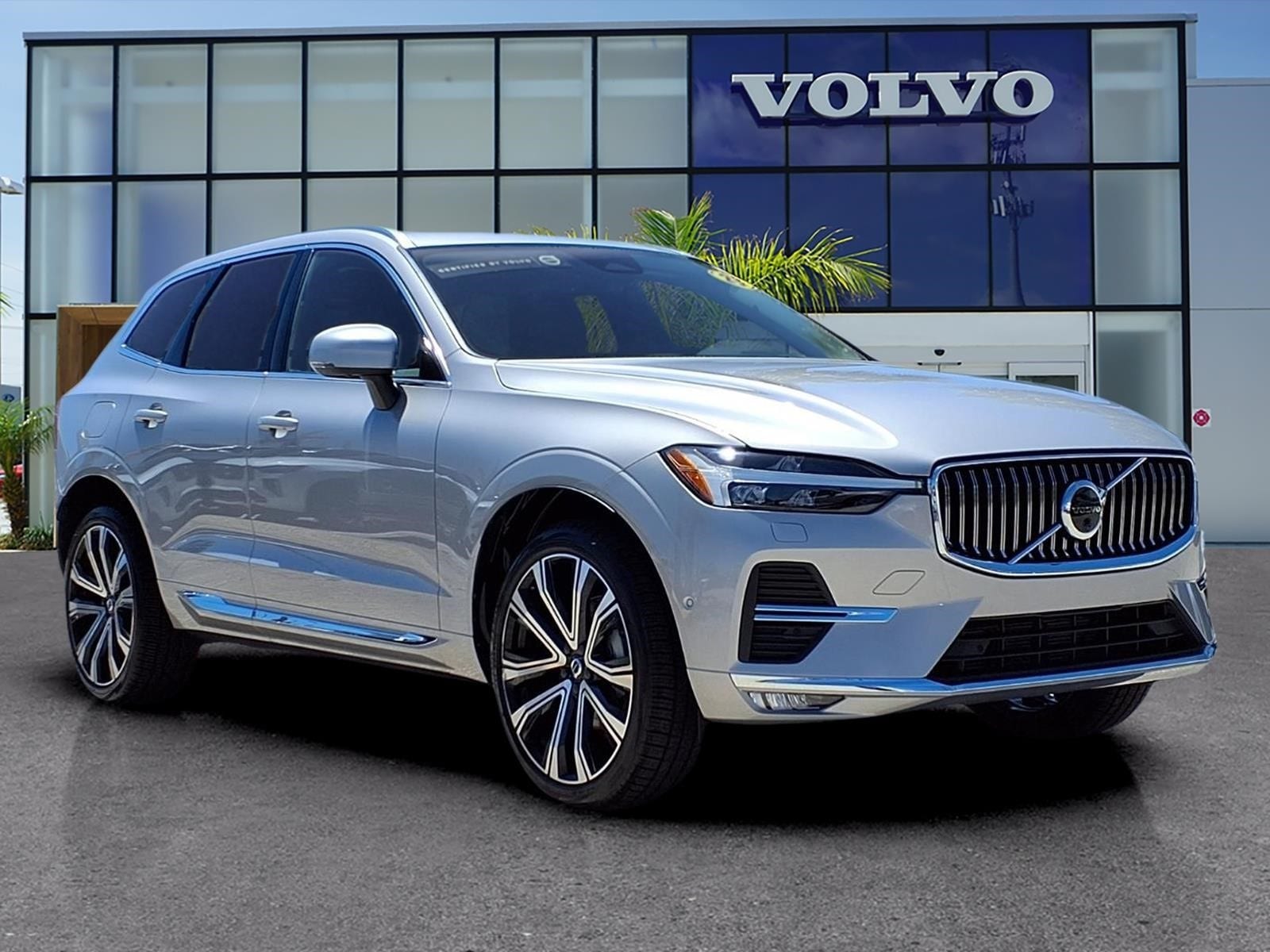 2023 Volvo XC60 SUV 