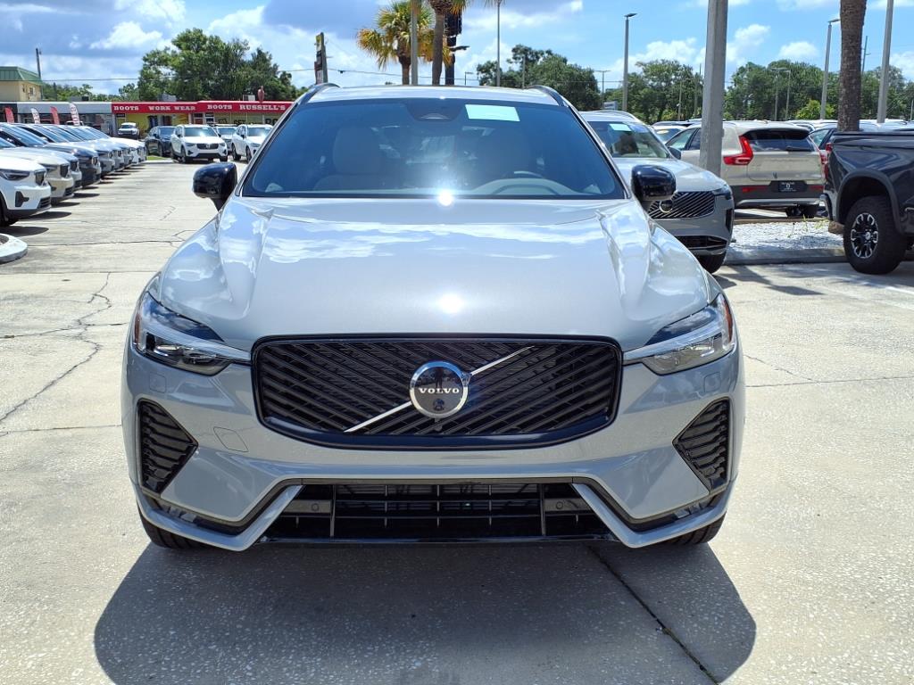 2026 Volvo XC60 B5 Plus photo 2