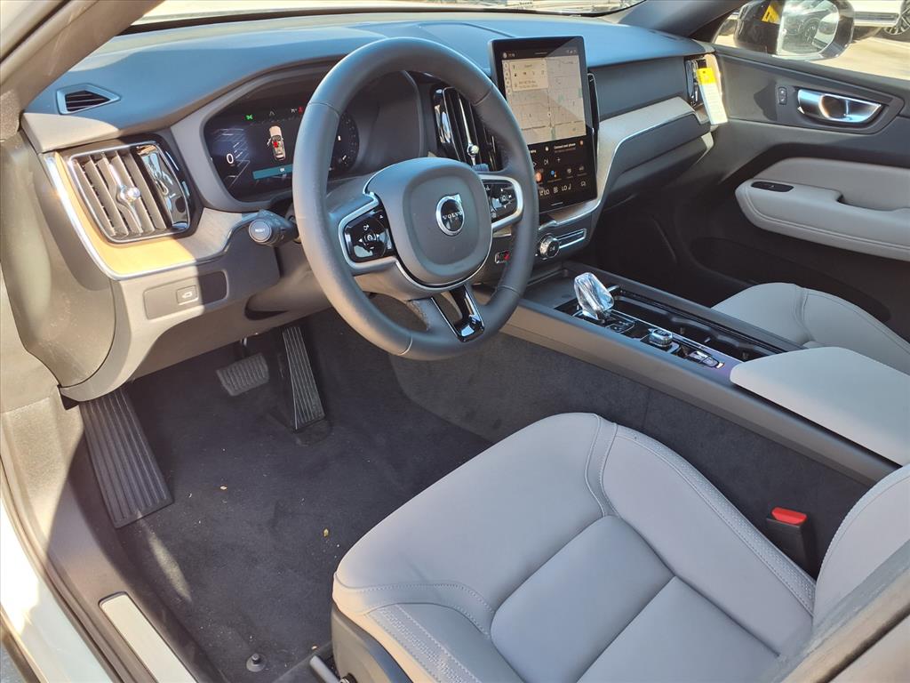 2026 Volvo XC60 Plus - Photo 12