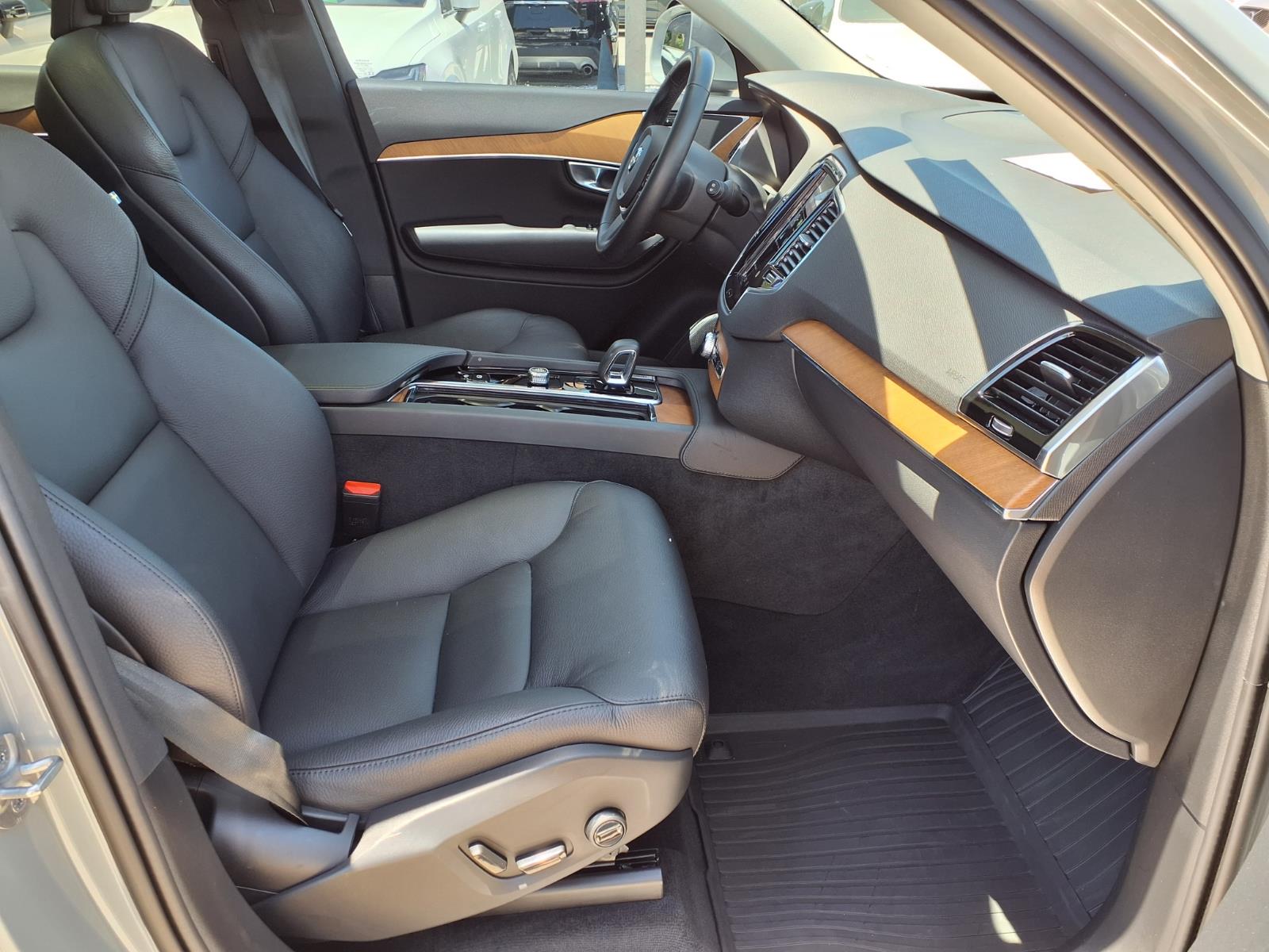 2024 Volvo XC90 Plus - Photo 11