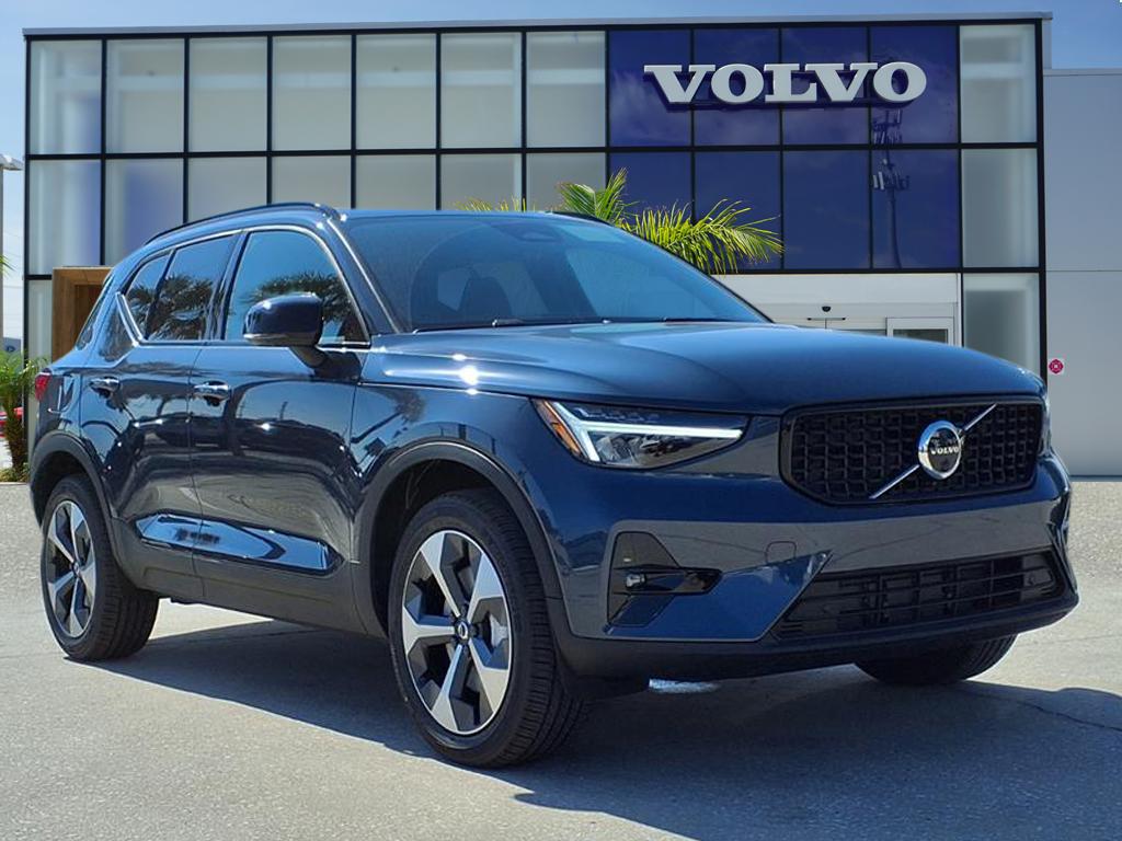 2026 Volvo XC40 Plus's photo