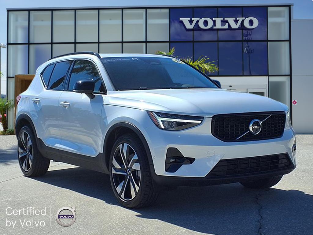 2024 Volvo XC40 SUV  2024 Volvo XC40 SUV