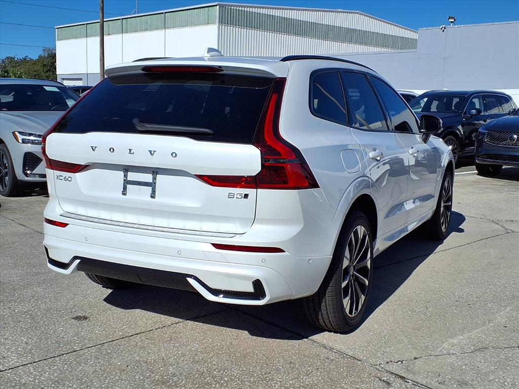 2026 Volvo XC60 Plus - Photo 7