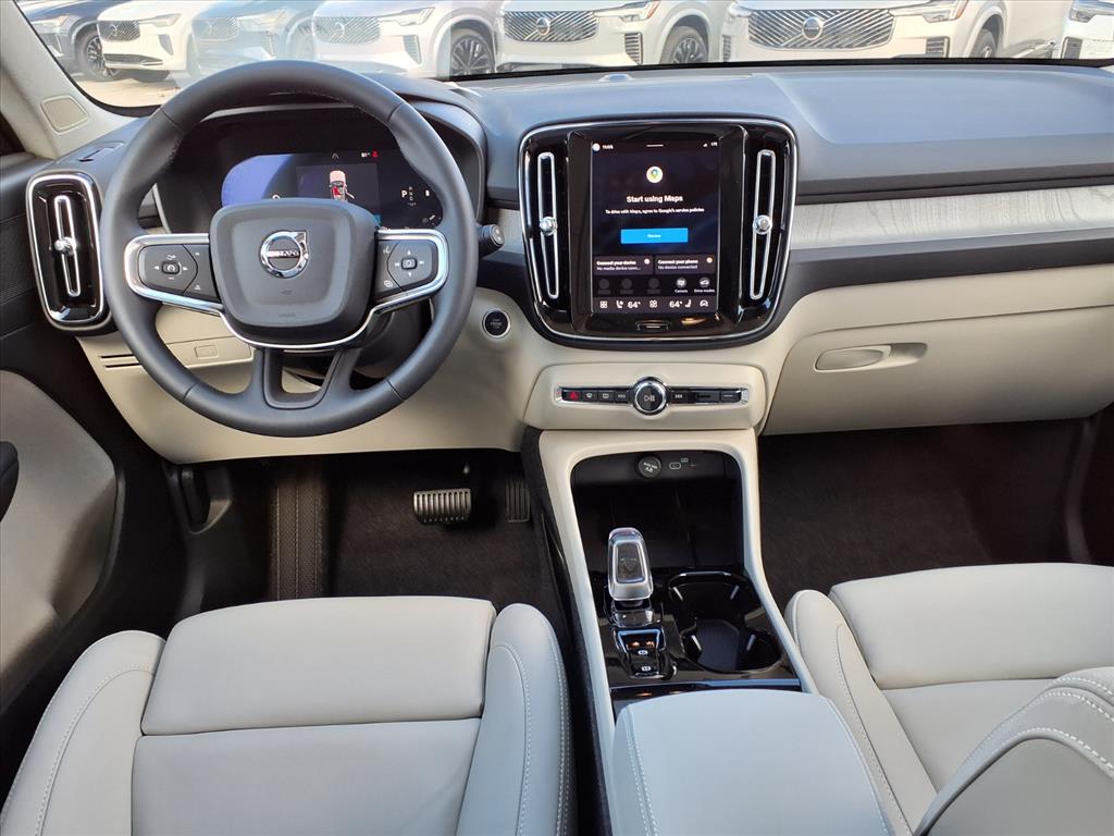2026 Volvo XC40 Plus - Photo 11