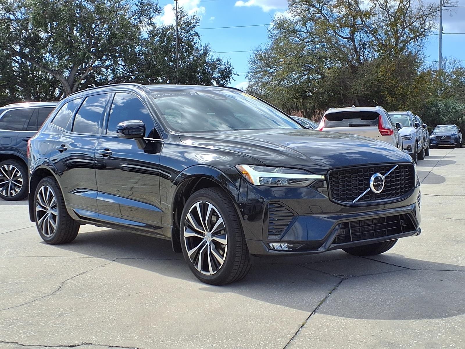 2023 Volvo XC60 B5 Plus Dark Theme FWD