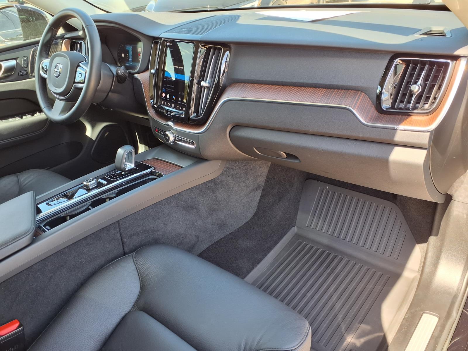 2023 Volvo XC60 Plus - Photo 10