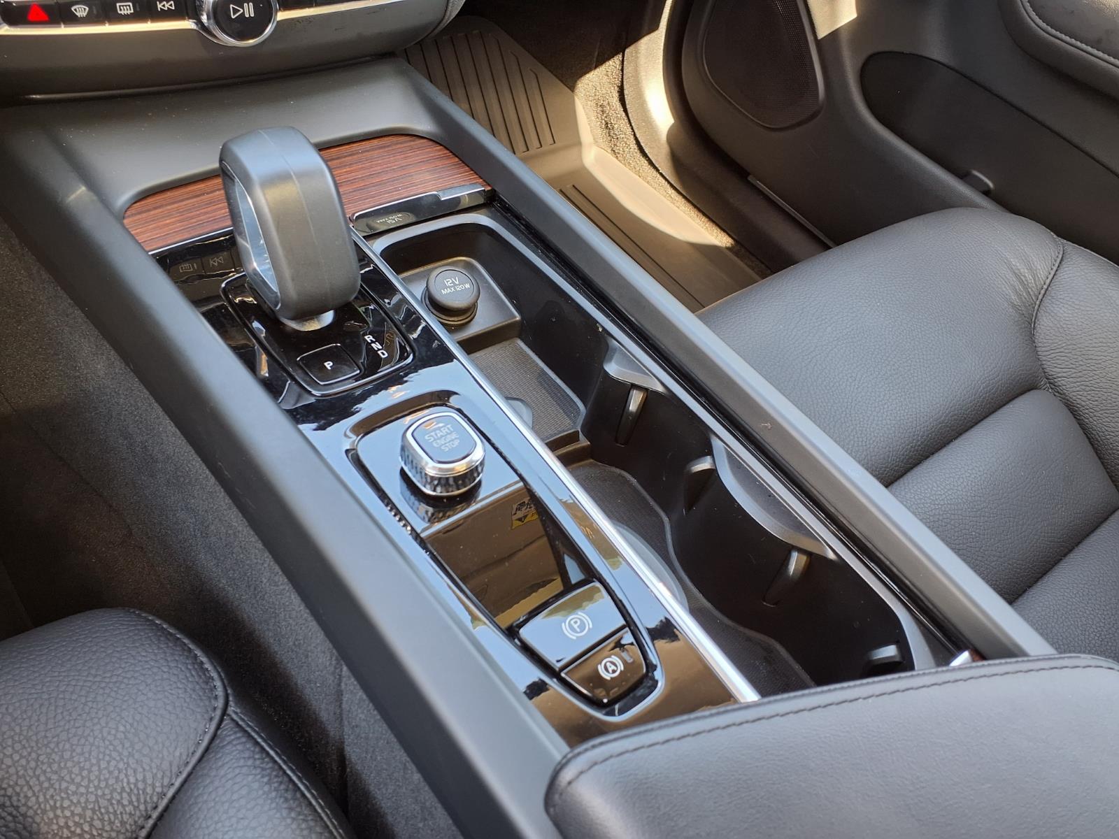 2023 Volvo XC60 Plus - Photo 25