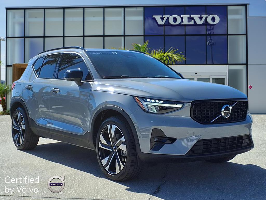 2024 Volvo XC40 SUV  2024 Volvo XC40 SUV