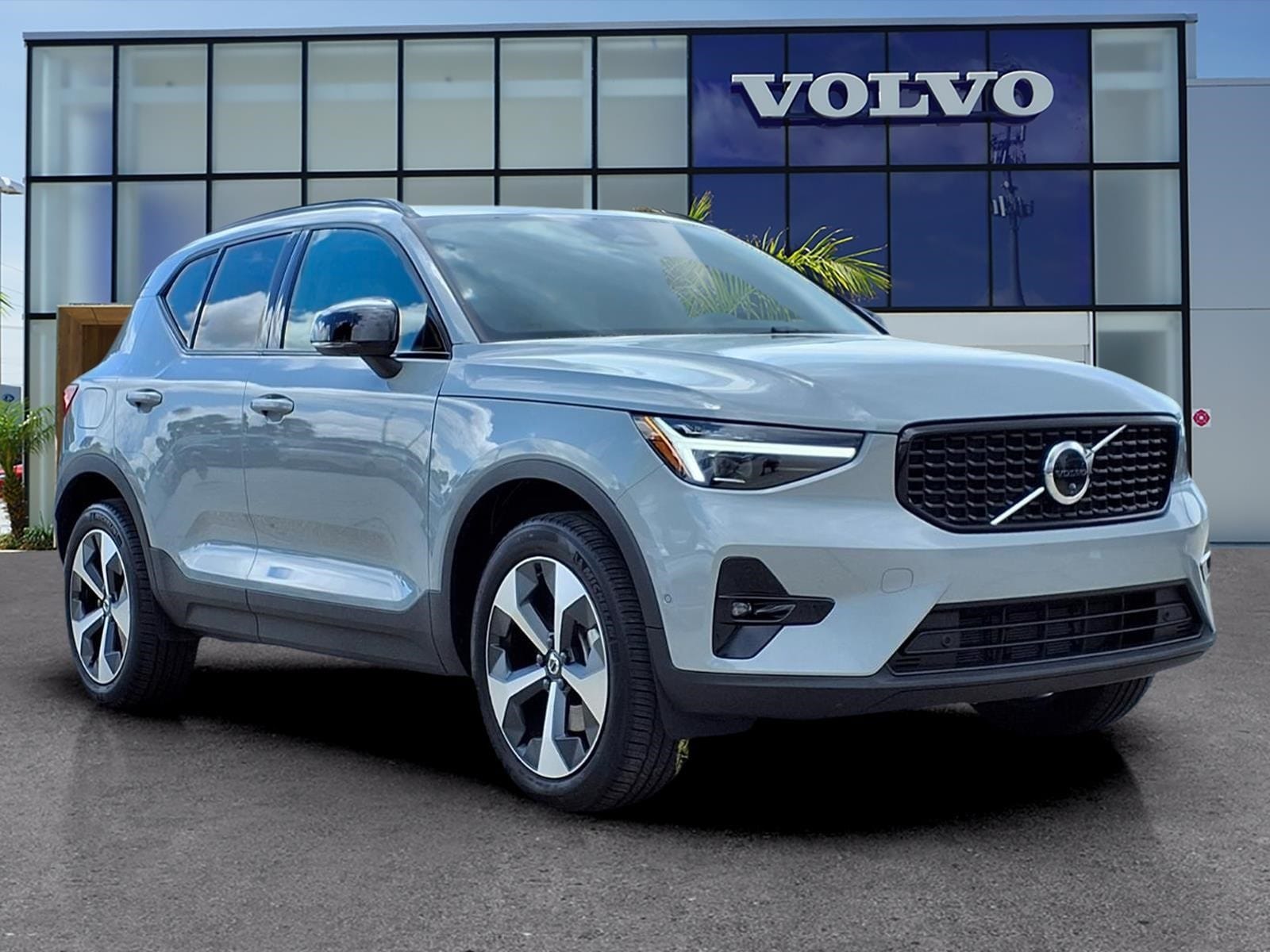 2026 Volvo XC40