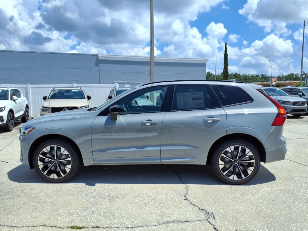 2026 Volvo XC60 B5 Plus photo 4