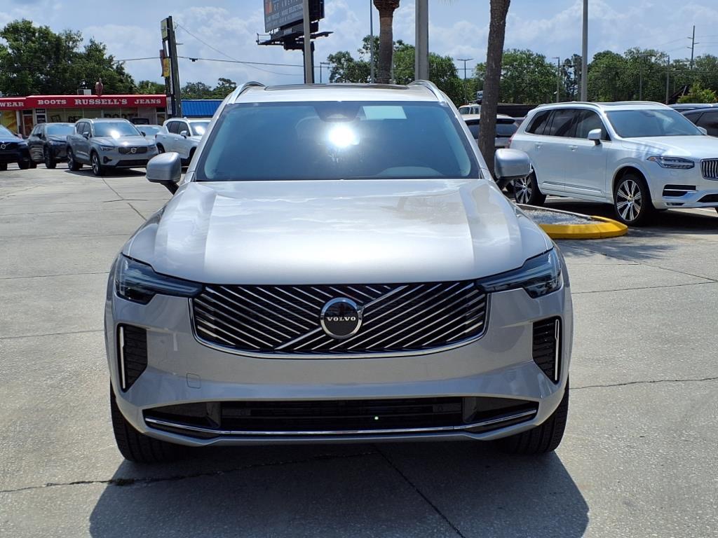 2025 Volvo XC90 B5 Core photo 2