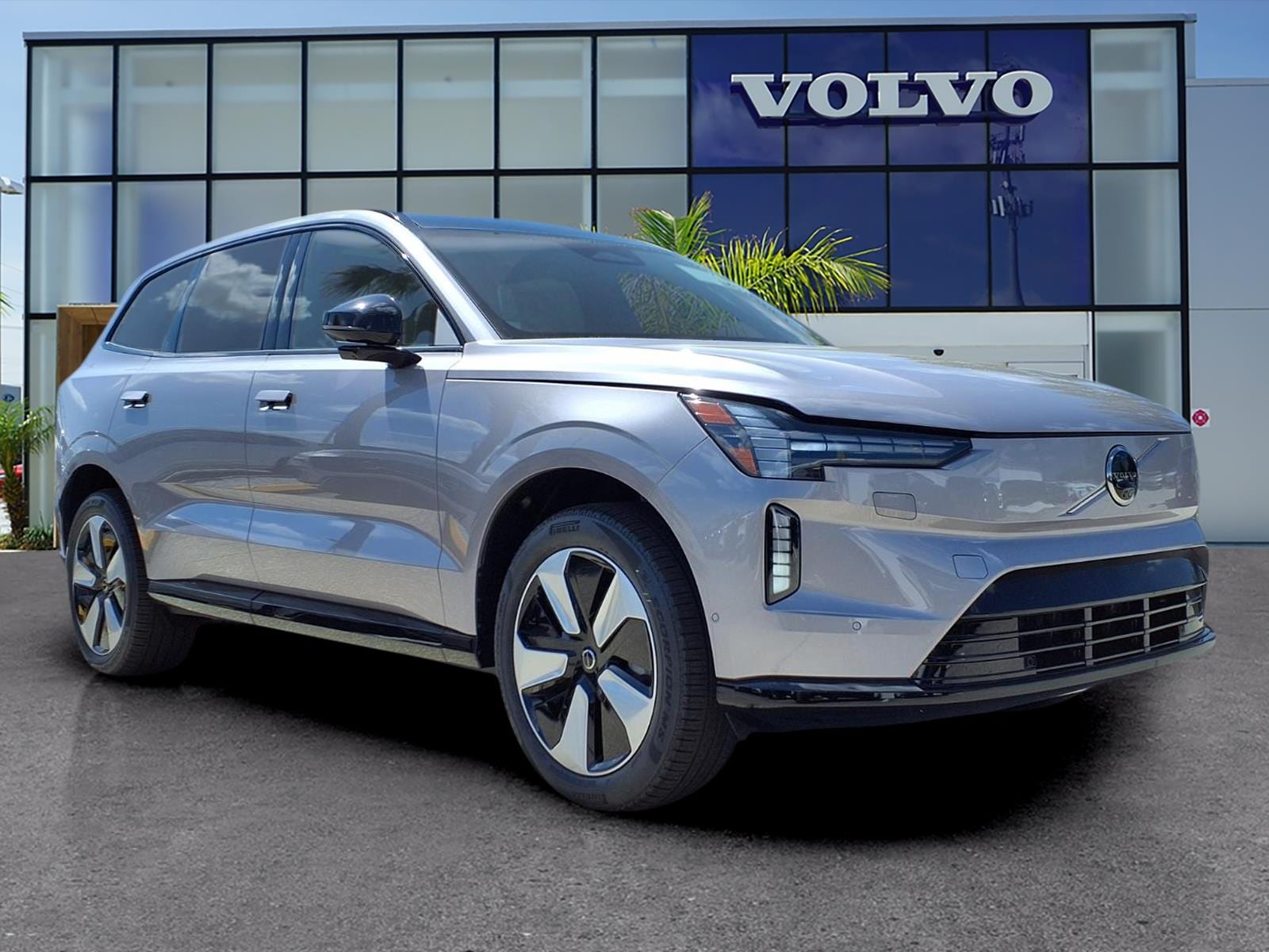 2026 Volvo EX90 Plus RWD