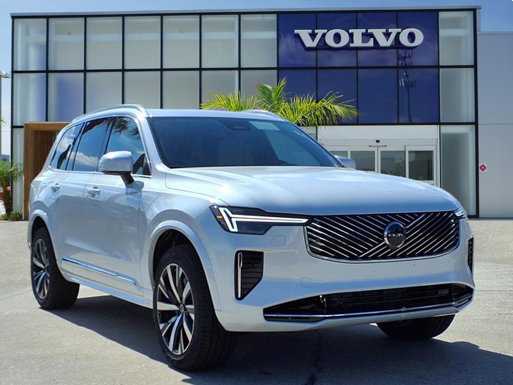 2026 Volvo XC90 Core's photo