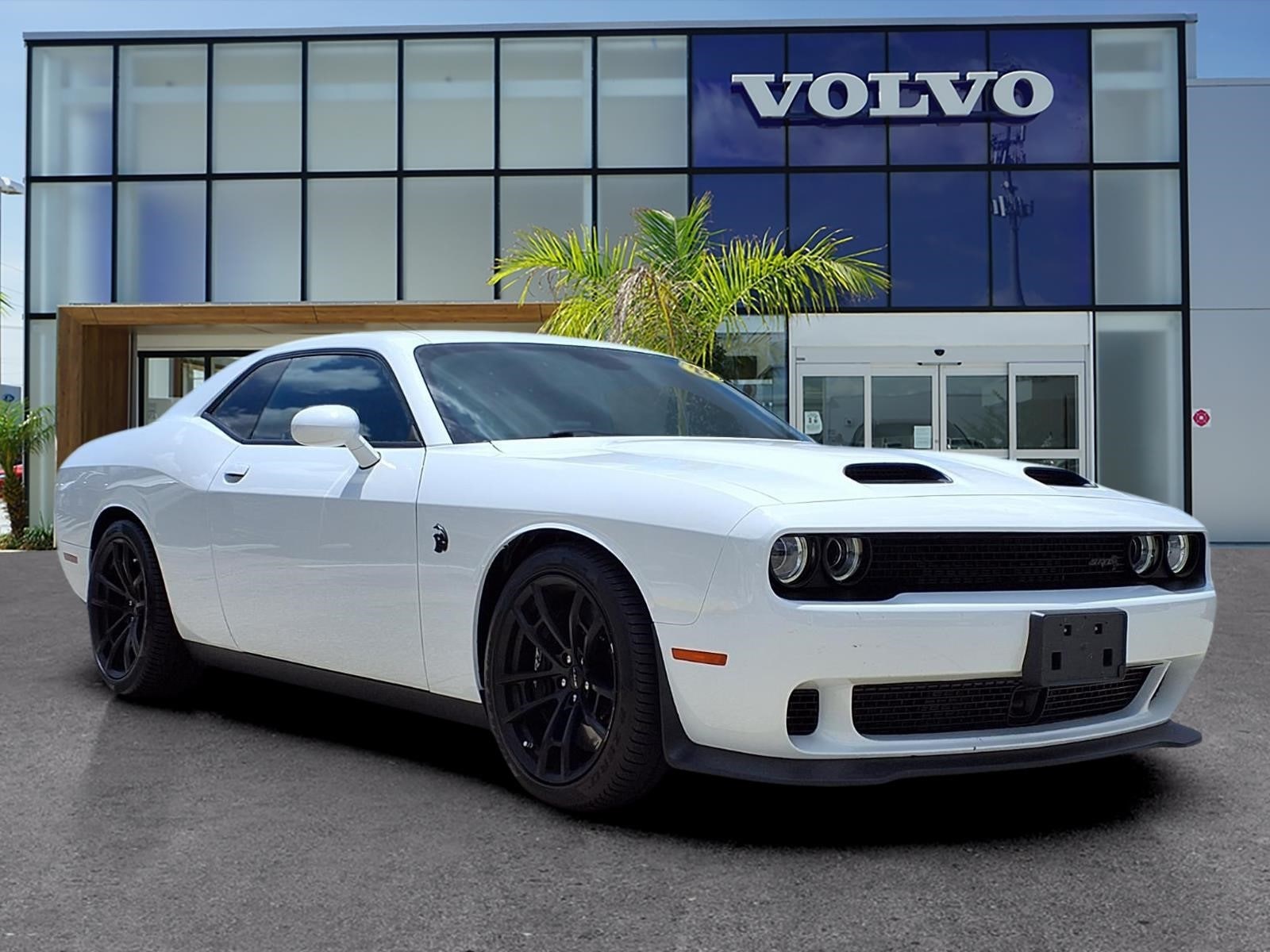 2023 Dodge Challenger SRT Hellcat Jailbreak Auto's photo