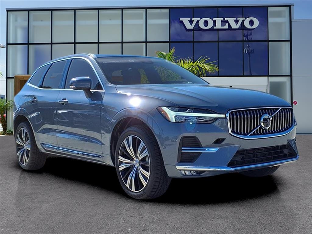 2023 Volvo XC60 Plus's photo