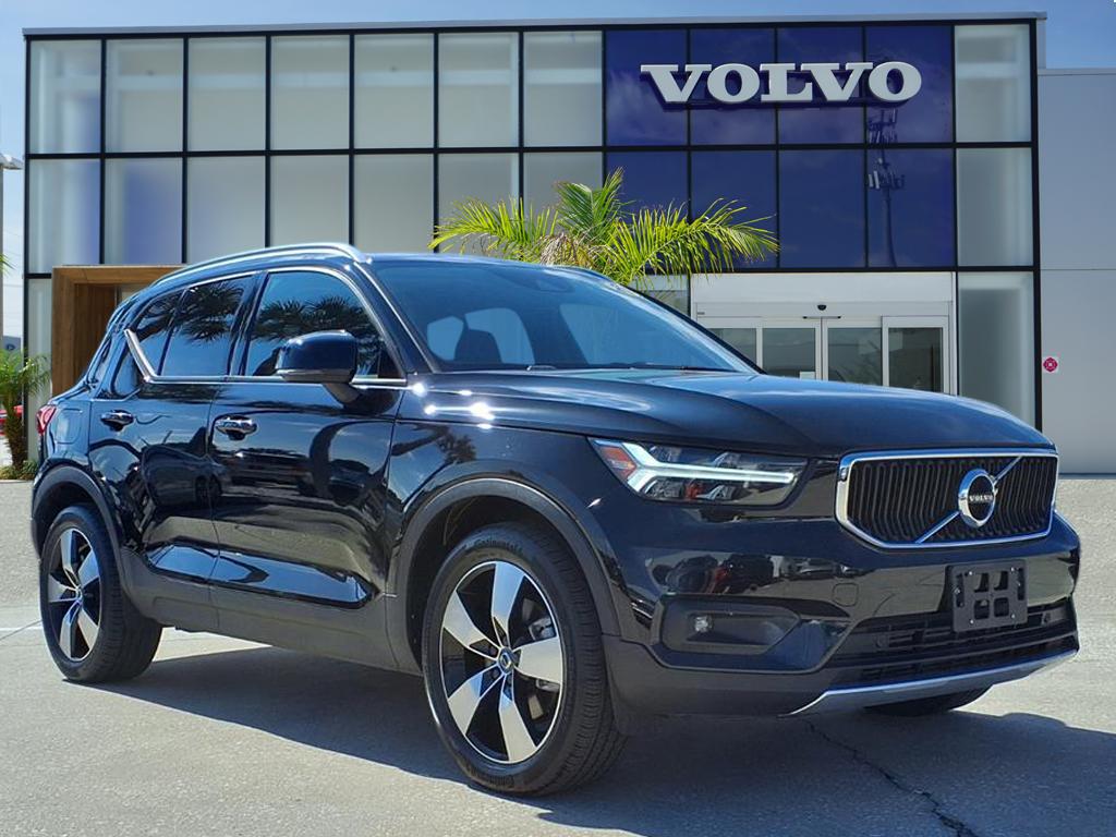 2021 Volvo XC40 SUV  2021 Volvo XC40 SUV