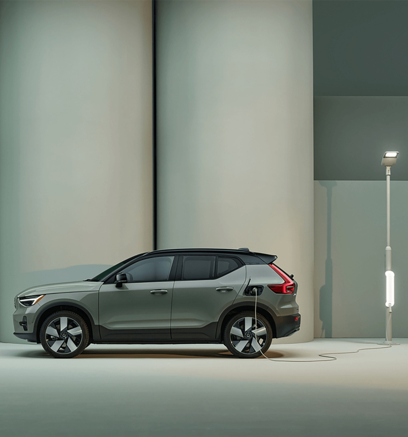 Volvo XC40 Recharge Battery Size and Charging