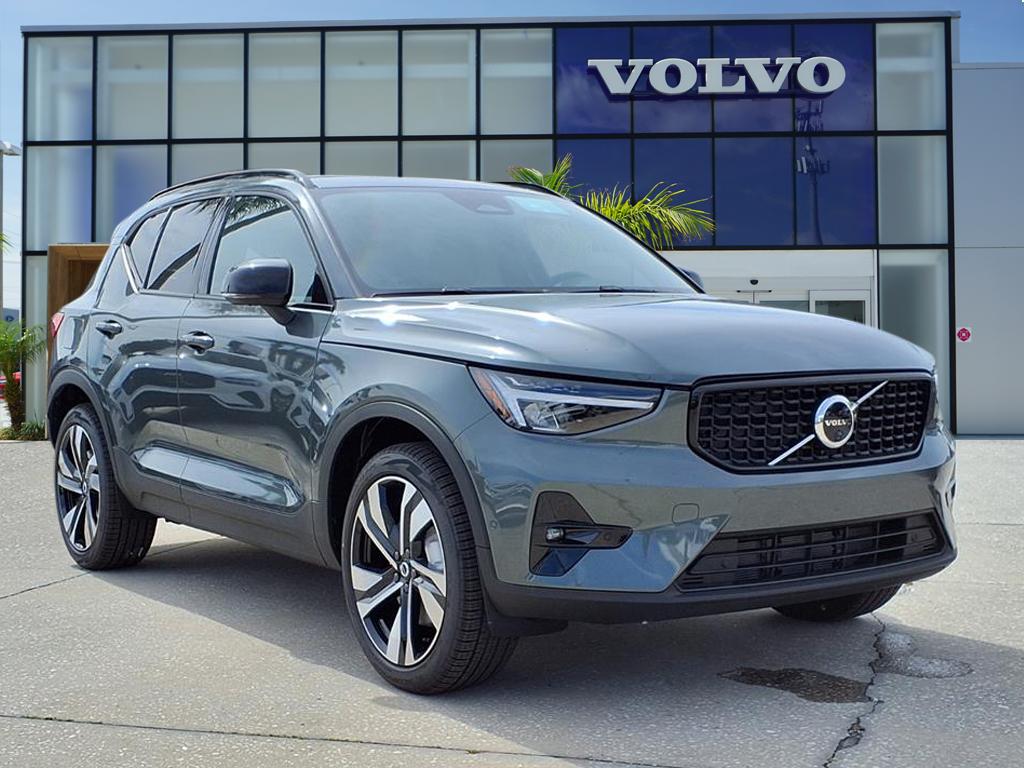 2026 Volvo XC40 Plus's photo