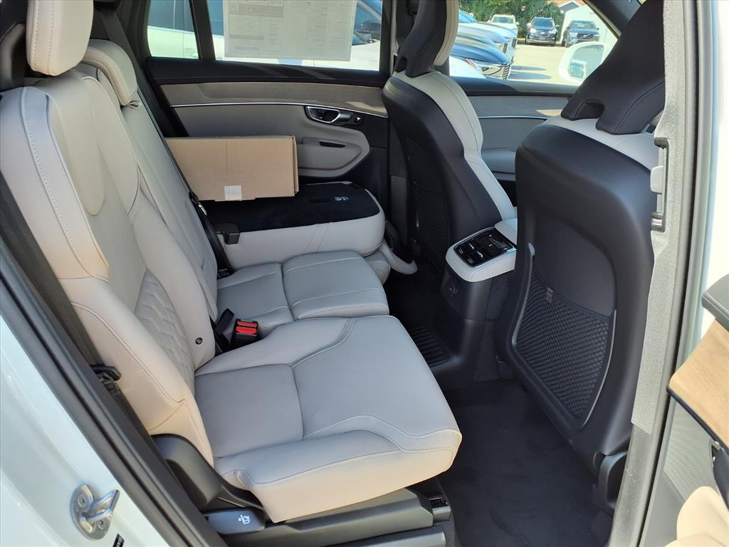 2026 Volvo XC90 Plus - Photo 10