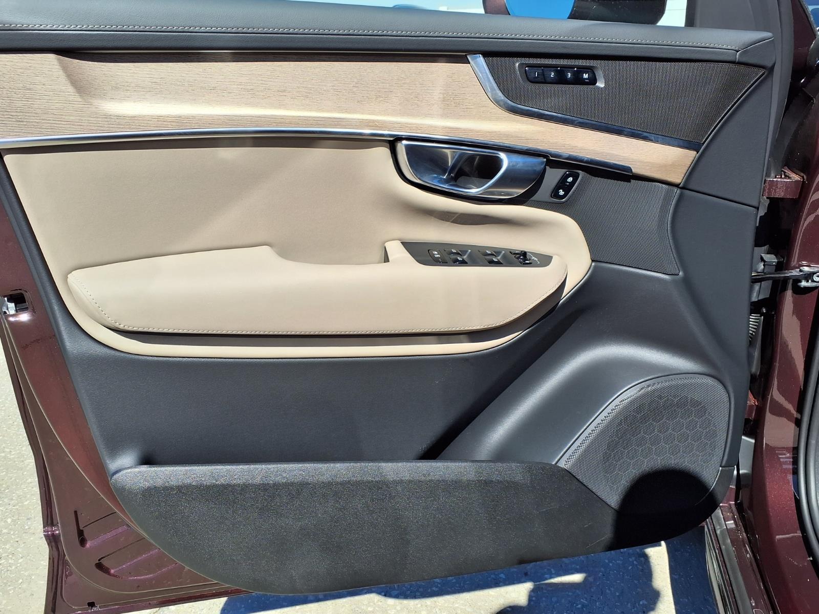 2026 Volvo XC90 Core - Photo 14
