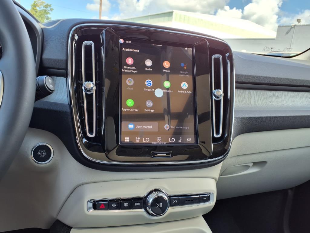 2026 Volvo XC40 Plus - Photo 15