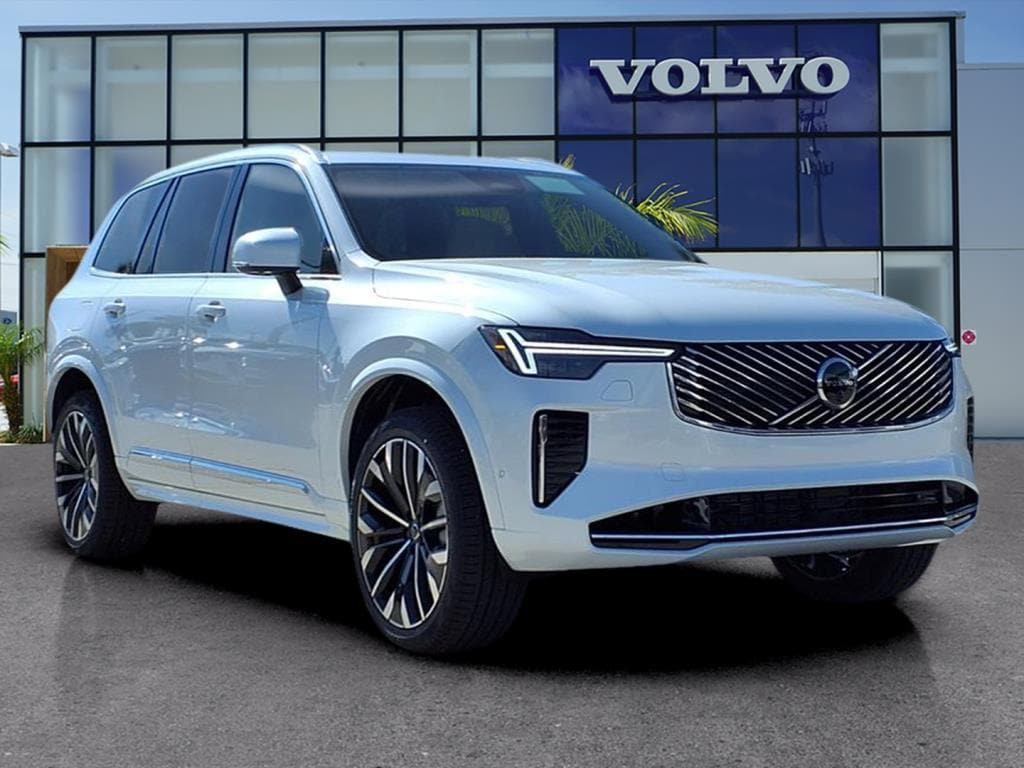 2026 Volvo XC90 Plus's photo