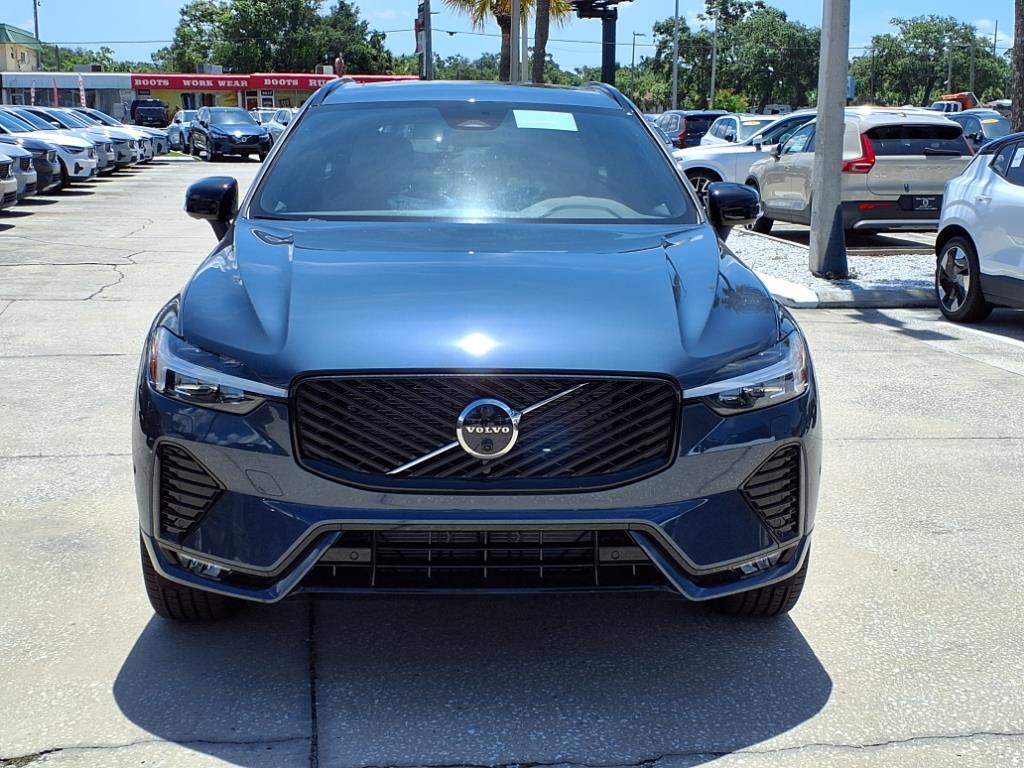 2026 Volvo XC60 B5 Plus photo 2