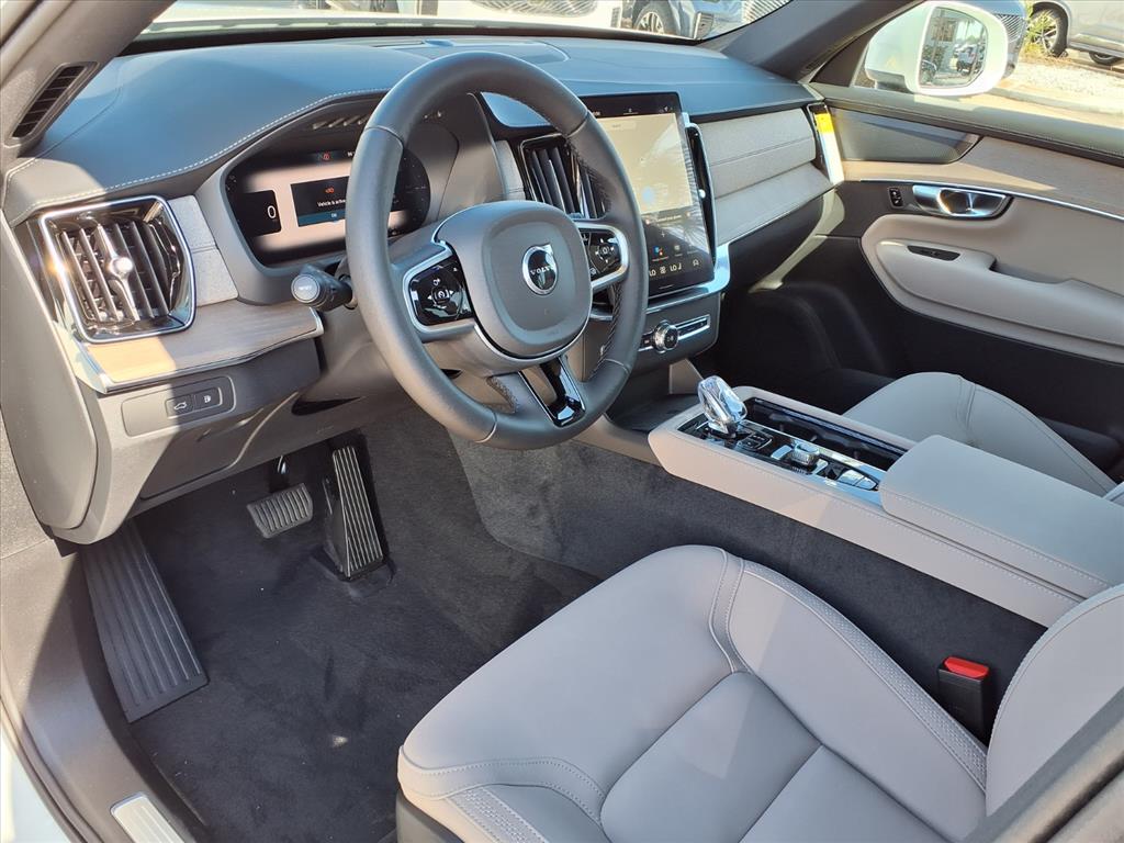 2026 Volvo XC90 Plus - Photo 12