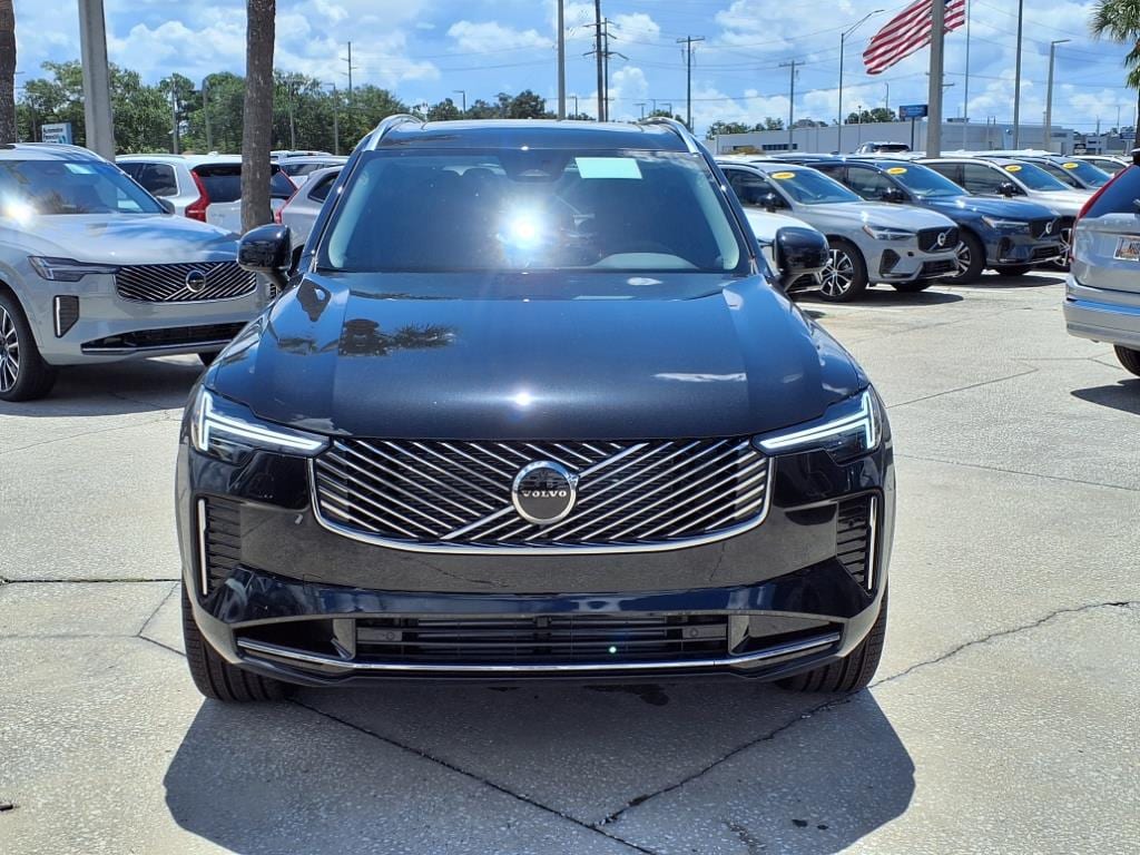 2026 Volvo XC90 Core - Photo 2