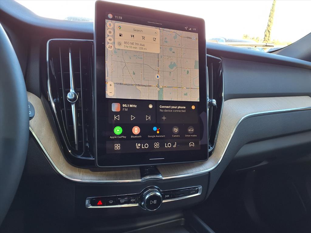 2026 Volvo XC60 Plus - Photo 15