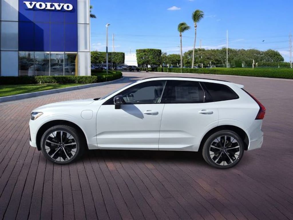 New 2026 Volvo XC60 plug-in hybrid T8 Plus SUV