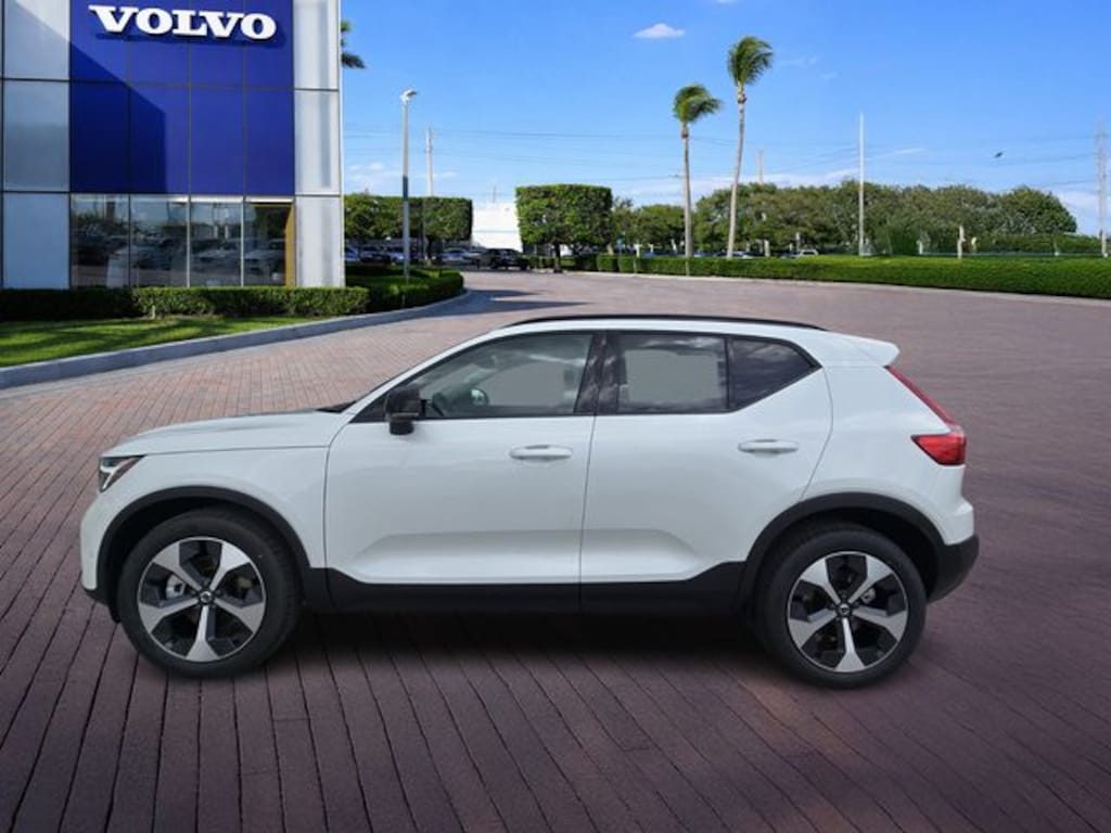 New 2026 Volvo XC40 B5 Plus SUV
