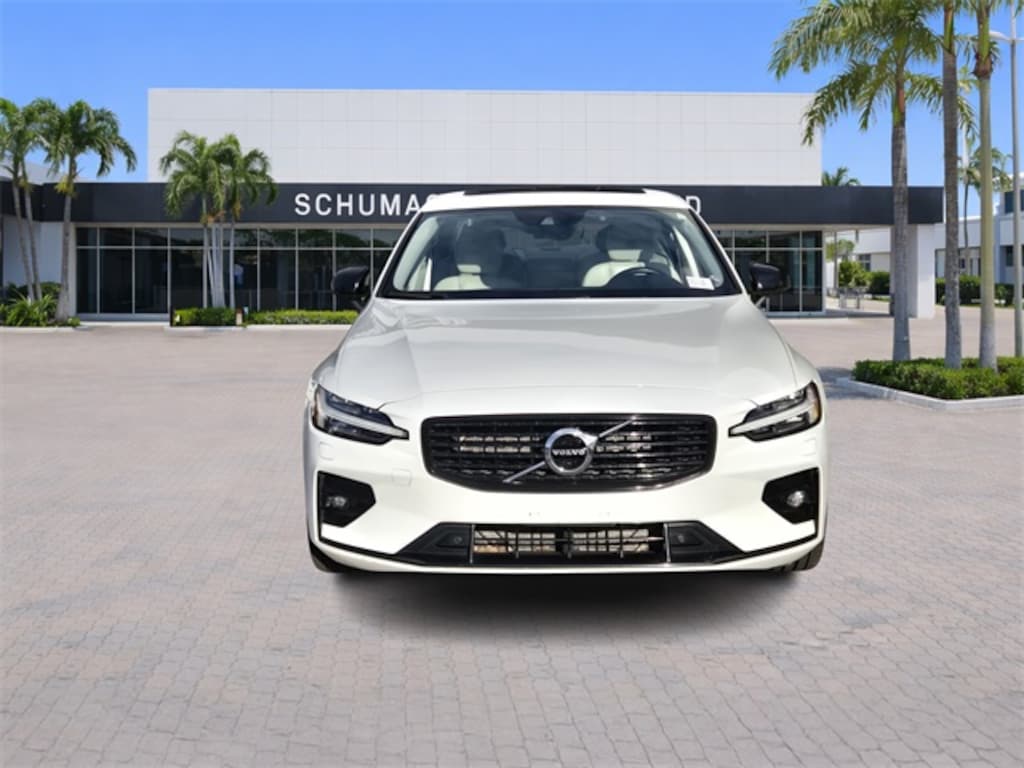 Used 2022 Volvo S60 B5 Momentum Sedan