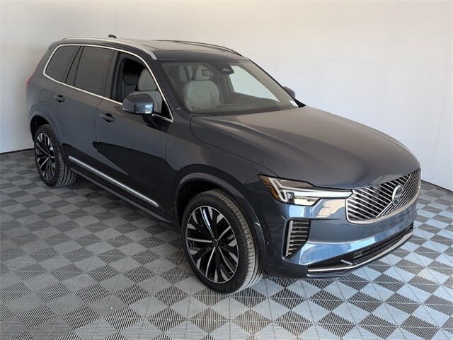 2026 Volvo XC90 AWD Plus photo 2
