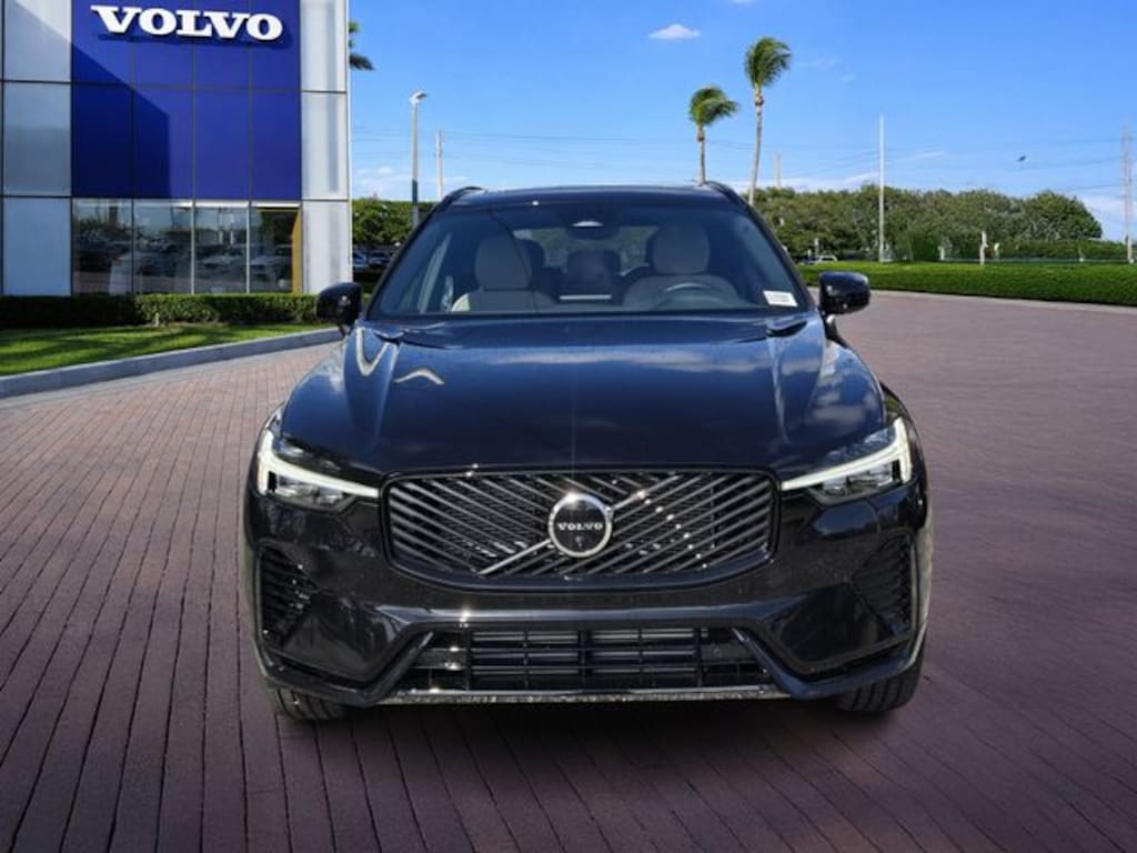 New 2026 Volvo XC60 plug-in hybrid T8 Plus SUV