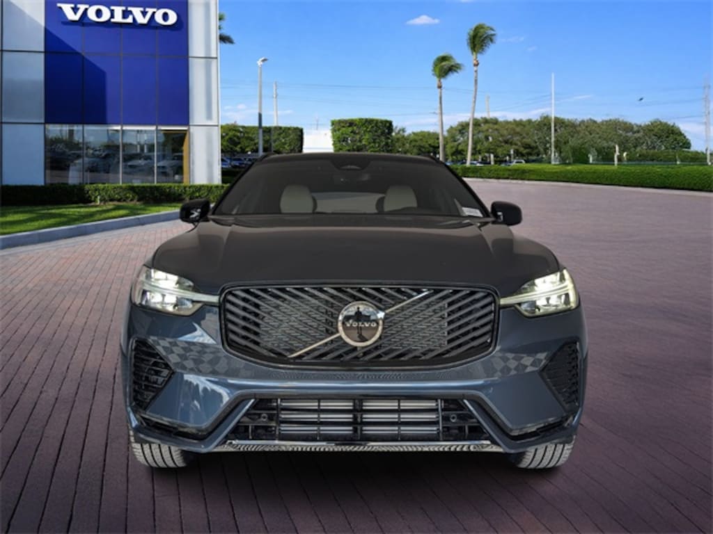 New 2026 Volvo XC60 plug-in hybrid T8 Core SUV