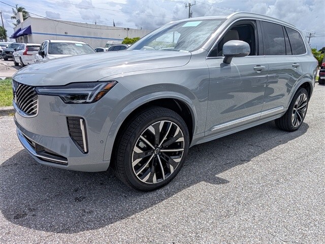 2026 Volvo XC90 Plus photo 4