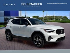 2026 Volvo XC40 B4 Core SUV