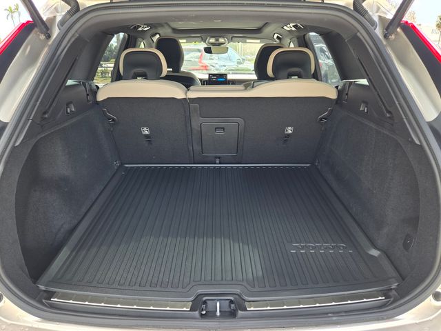2026 Volvo XC60 Plus - Photo 12