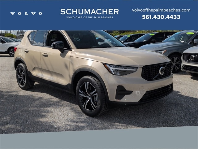 2026 Volvo XC40 SUV 