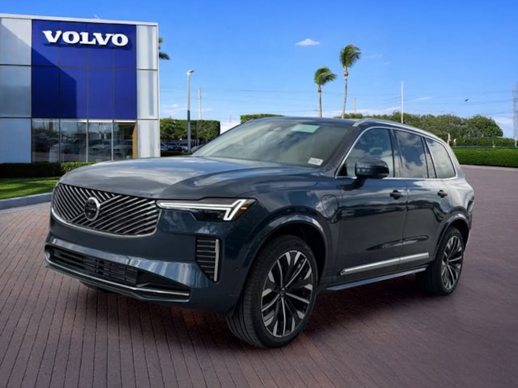 New 2026 Volvo XC90 plug-in hybrid T8 Ultra 7-Seater SUV