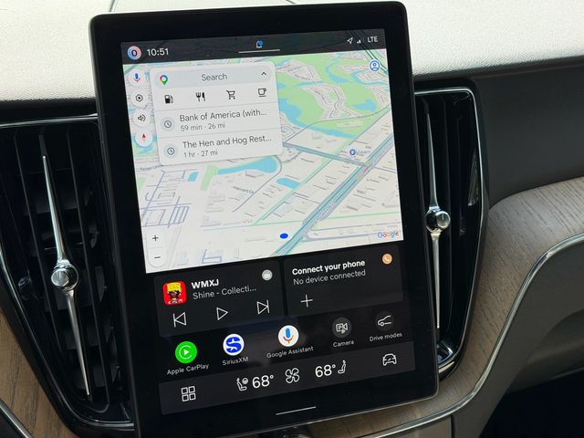 2026 Volvo XC60 Plus - Photo 20