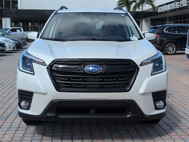 2023 Subaru Forester Premium photo 3