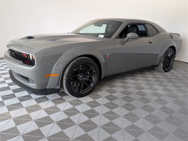 2023 Dodge Challenger R/T Scat Pack Widebody photo 3